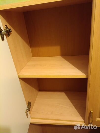 Кухонный навесной шкаф