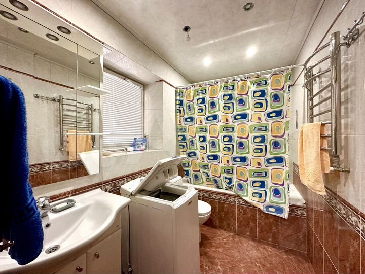 Дом 287 м² на участке 5,5 сот.