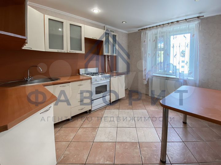 3-к. квартира, 82 м², 4/9 эт.