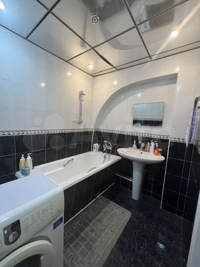 2-к. квартира, 72 м², 3/6 эт.