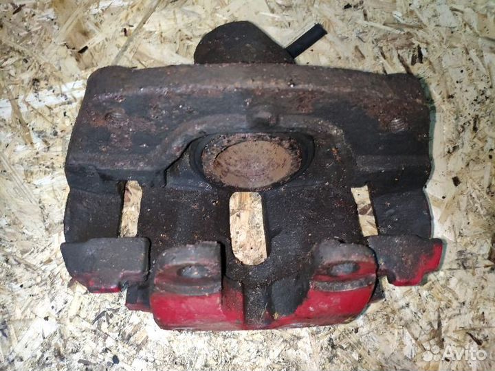 Суппорт тормозной передний левый Bmw X5 3.0I E53