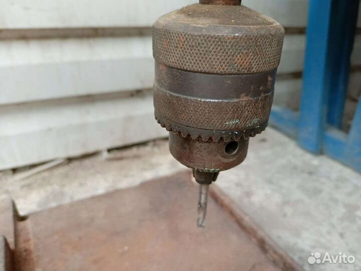 Сверлильный станок