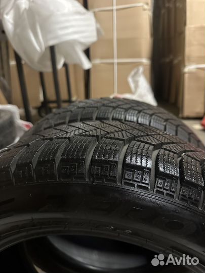 Pirelli Ice Zero 205/55 R16 94T