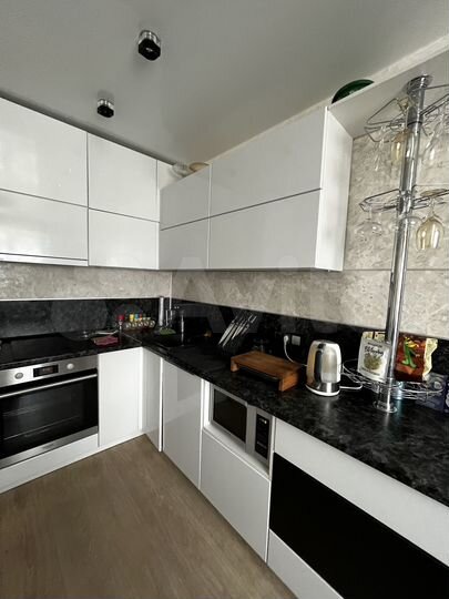 2-к. квартира, 57 м², 9/9 эт.