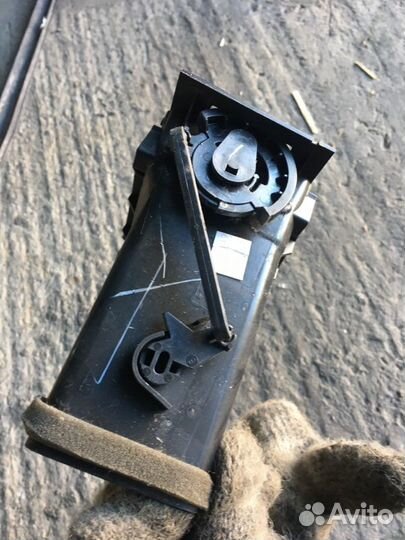 Дефлектор воздушный лев. Toyota Tundra, Sequoia