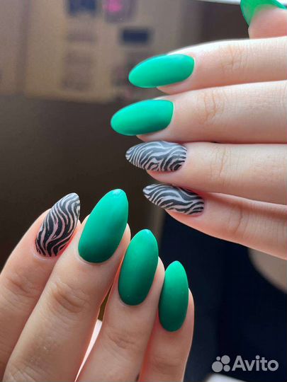 Маникюр, педикюр гель-лак