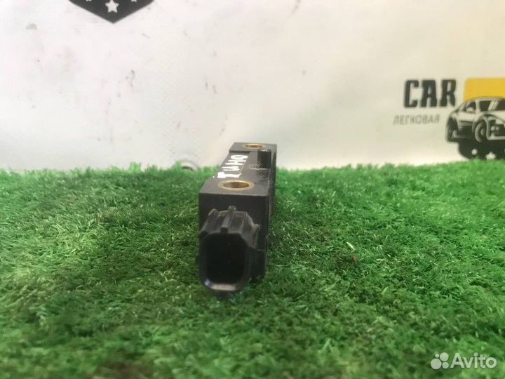 Датчик airbag Nissan Almera Tino