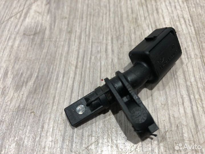 Датчик abs передний правый Skoda Octavia A7 CWV