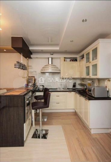 2-к. квартира, 69 м², 3/3 эт.