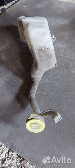 Бачок омывателя на Ford Galaxy