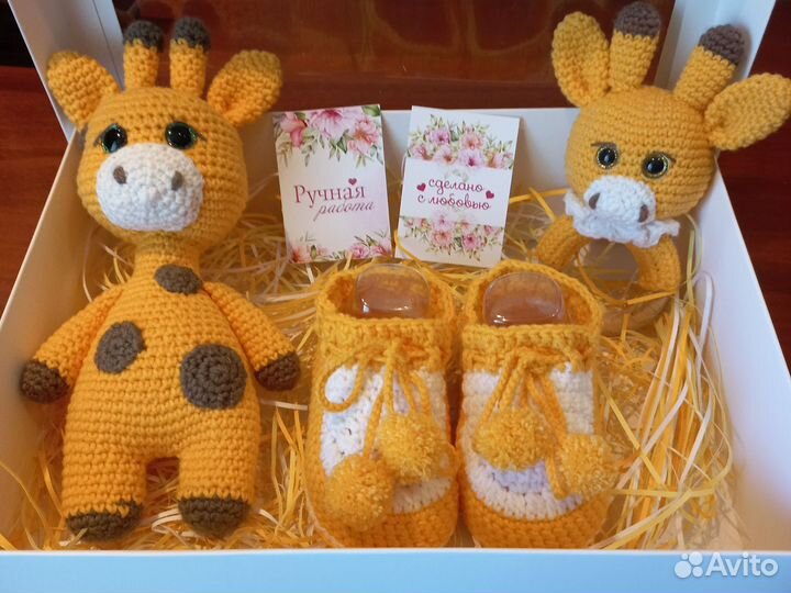 Игрушка жираф вязанный