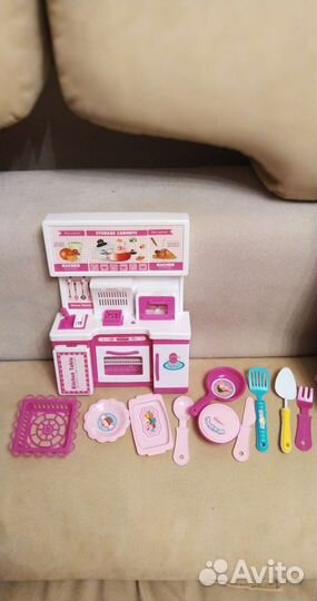 Игрушки : касса, набор доктора и другое