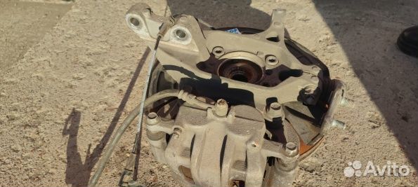 Кулак передний левый Hyundai Santa Fe 4 TM 2018