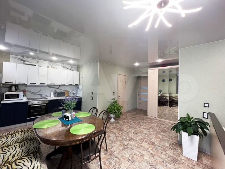 2-к. квартира, 60 м², 8/10 эт.