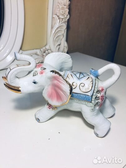 Слоны фарфор