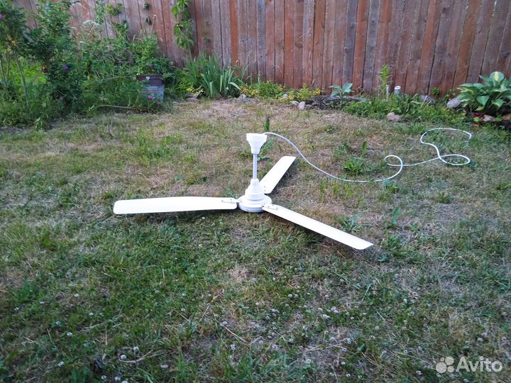 Потолочный вентилятор