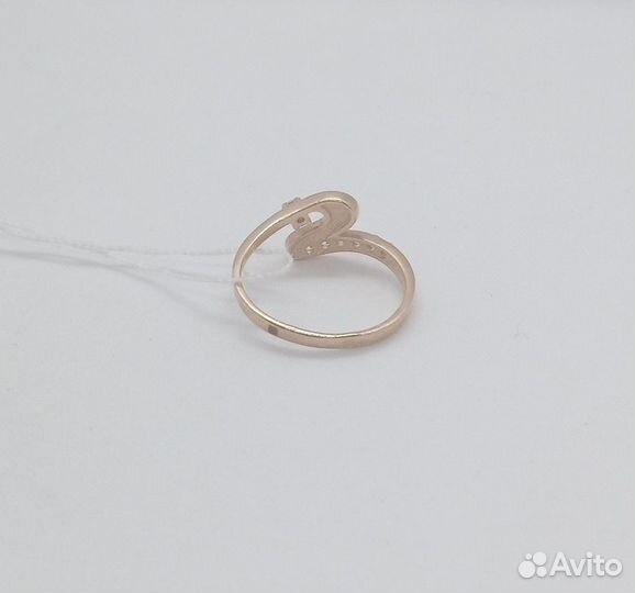 Золотое кольцо с камнем 17р