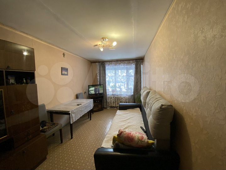 Доля в 3-к. квартире, 58,4 м², 1/5 эт.