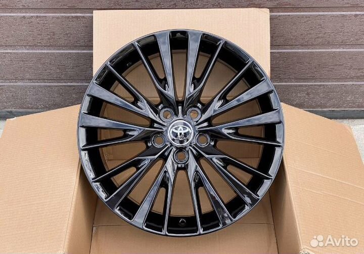 Диски R18 5x114.3 Toyota Camry, Rav4 Lexus RX, NX