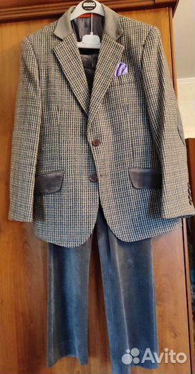 Роскошный брючный костюм для мальчика 10лет