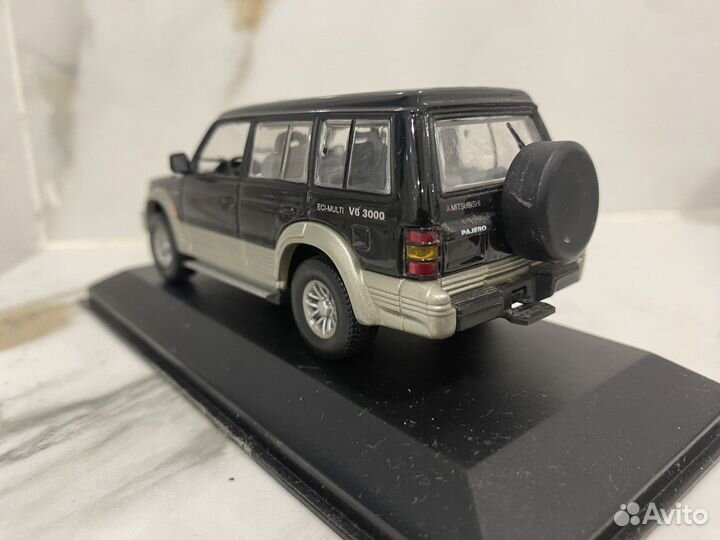 Mitsubishi Pajero 1:43 Minichamps