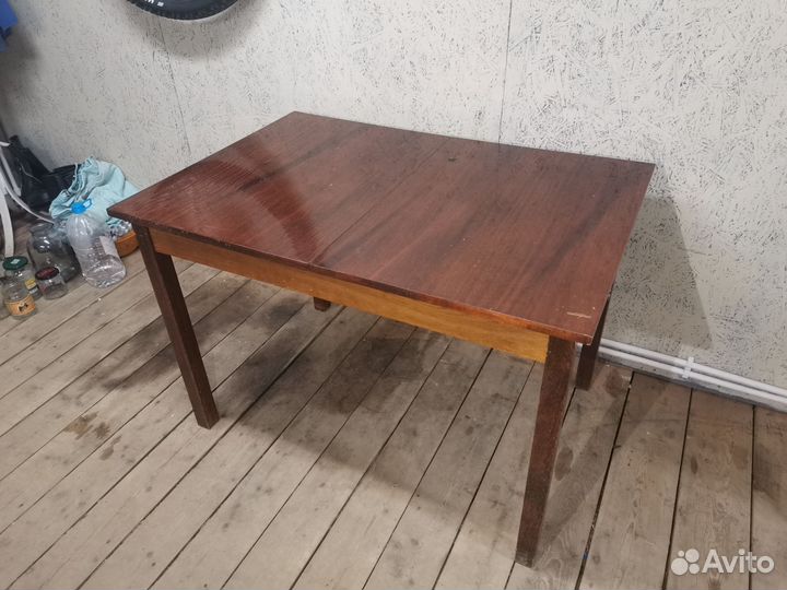 Кухонный стол