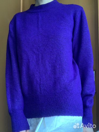 Свитер фиолетовый женственный