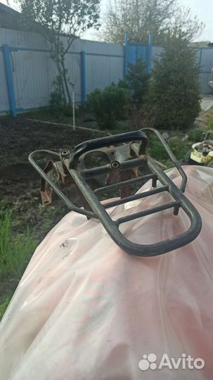 Багажник на скутер