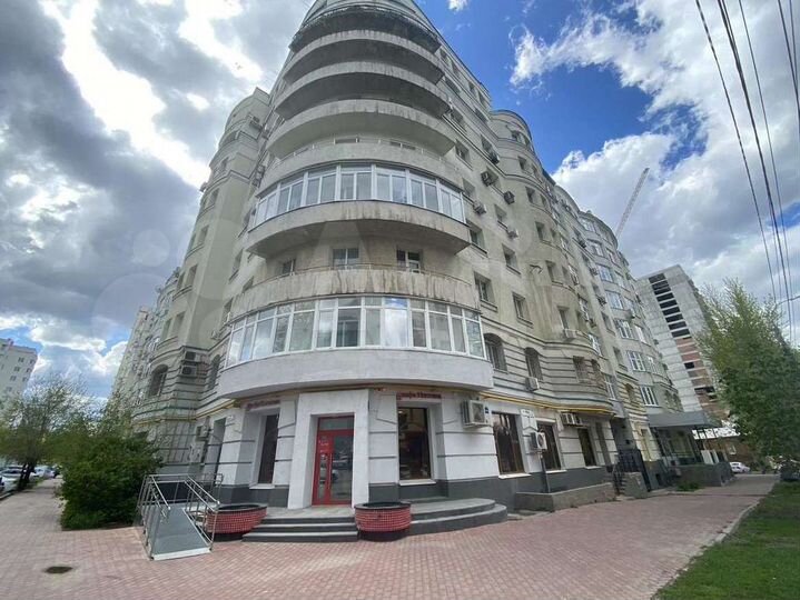 Помещение, 427 м² у Макдоналдса, в Ленинском р-не