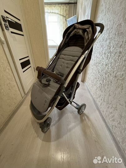 Детская прогулочная коляска