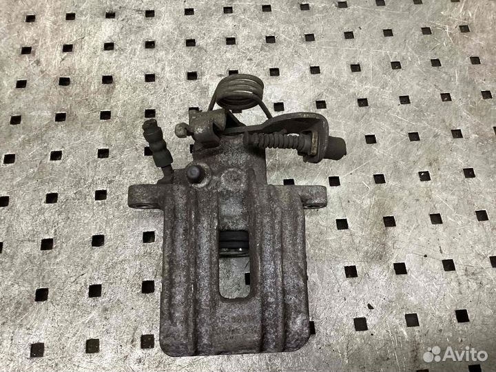 Суппорт задний левый Audi A4/S4