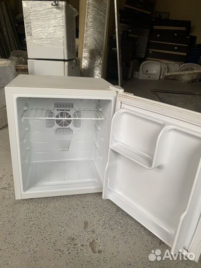 Холодильник мини Gemlux GL-BC38