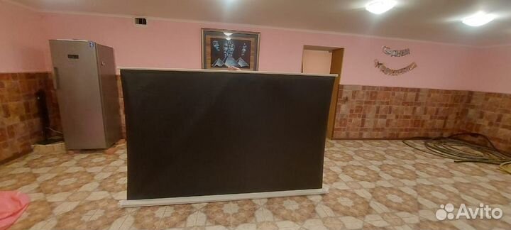 Экран для проектора бу, проектор и крепление