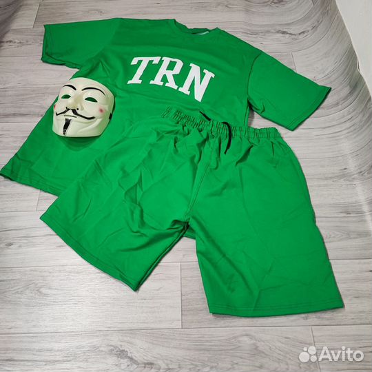 Мужские костюмы