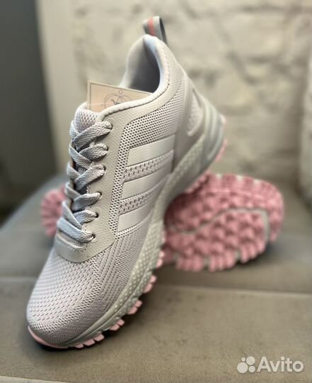 Кроссовки женские adidas