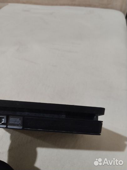 Playstation 4 slim