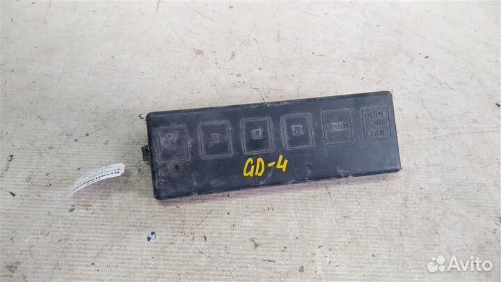 Крышка предохронителей Mazda 626 GD 87-92г