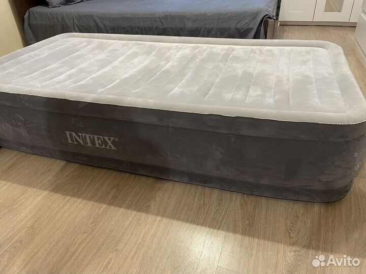 Кровать надувная intex comfort