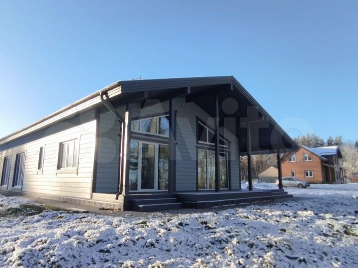 Коттедж 189 м² на участке 18 сот.