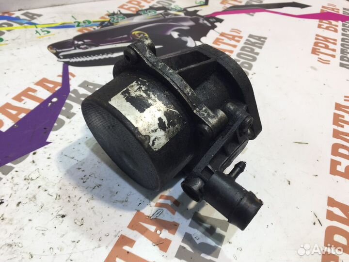 Рено Трафик Вакуумный насос