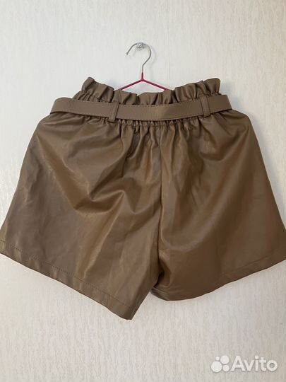 Кожаные шорты с высокой талией