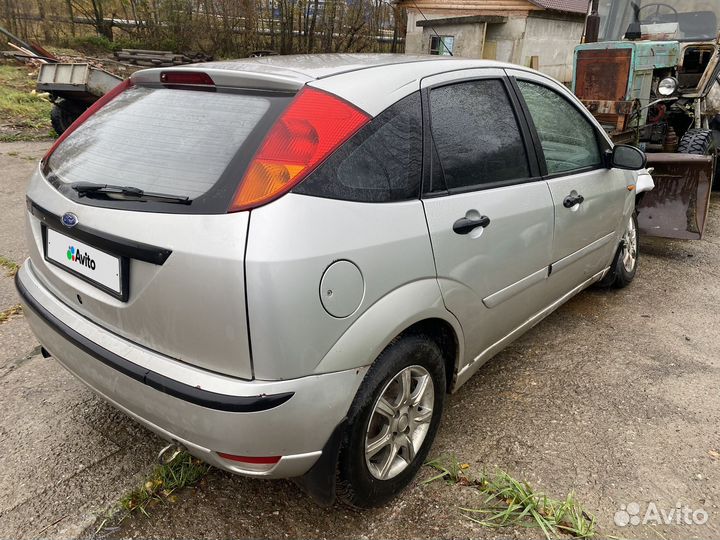 Ford Focus 1.6 МТ, 2003, битый, 199 000 км
