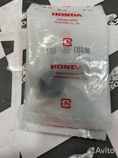 Клипса крепления упора капота Honda Accord 7