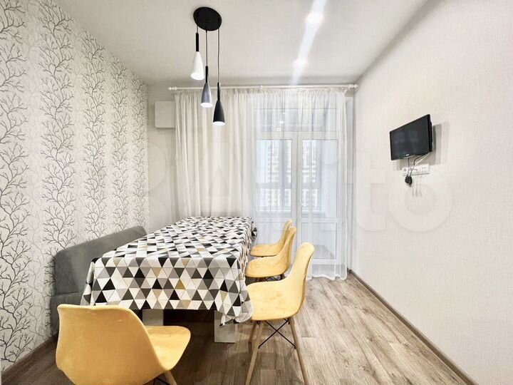 2-к. квартира, 52 м², 8/16 эт.