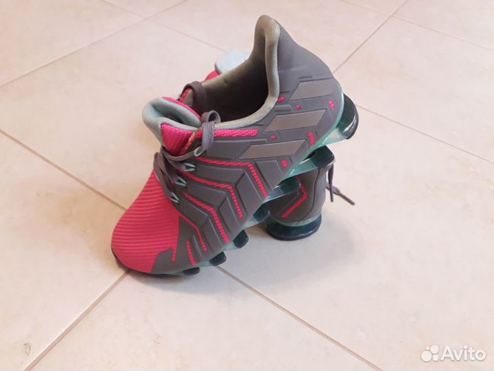 Продам кроссовки Adidas на девочку