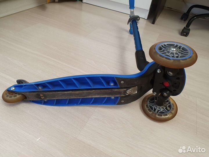 Самокат трехколесный globber primo foldable lights