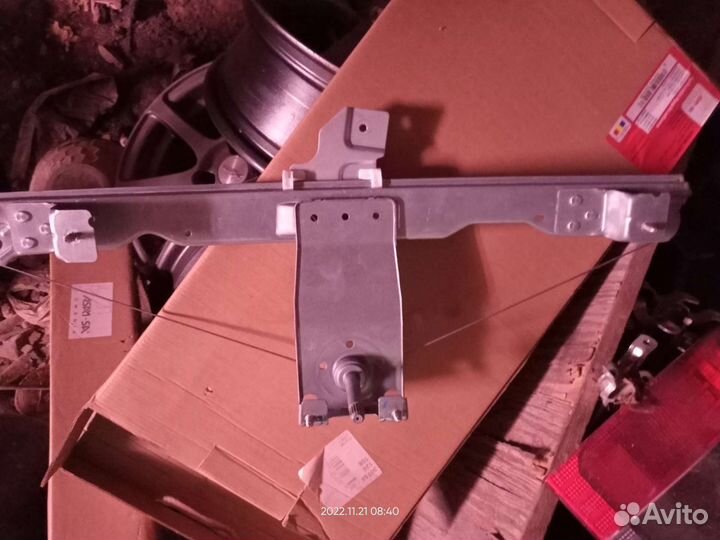 Стеклоподъемник Renault