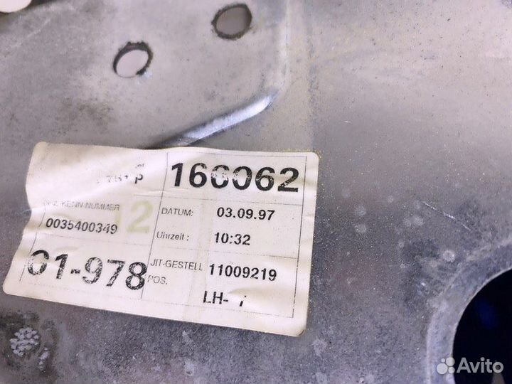 Стеклоподъемник задний левый Volkswagen Passat B5