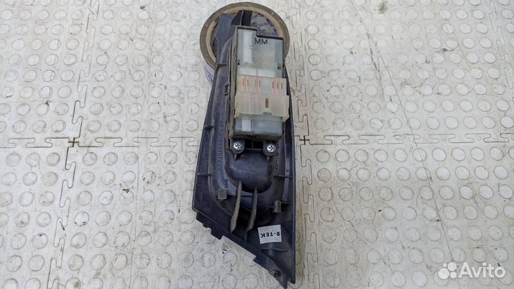 Блок управления стеклоподъемниками передний правый