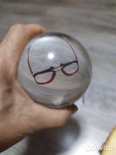 Стеклянный шар - перевёртыш